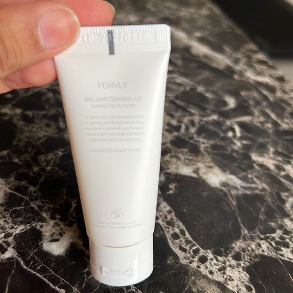 FEMMUE , Brilliant Cleansing Gel NEW - Picture 2 of 5